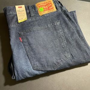 Levis Straight Fit Jeans
